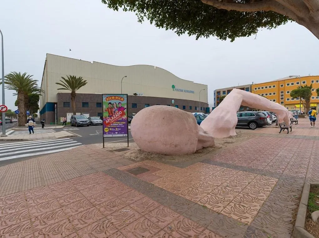 Surf Brothers Vecindario  0*, Vecindario (Gran Canaria)
